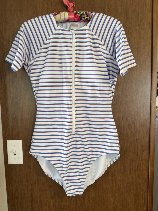 Kona Sol Other - Kona Sol short sleeve rash guard one-piece swimsuit red white blue zipper sz L
